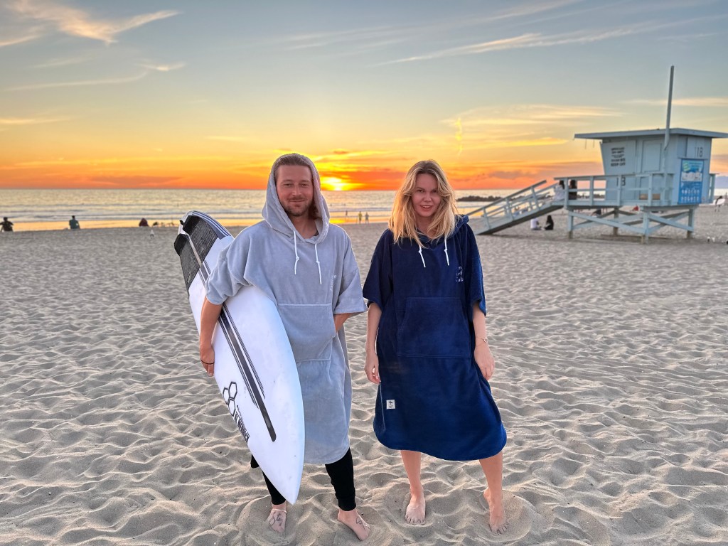 Why You Need a Surf Poncho: The Essential Post-Surf Companion (For All&nbsp;Seasons!)